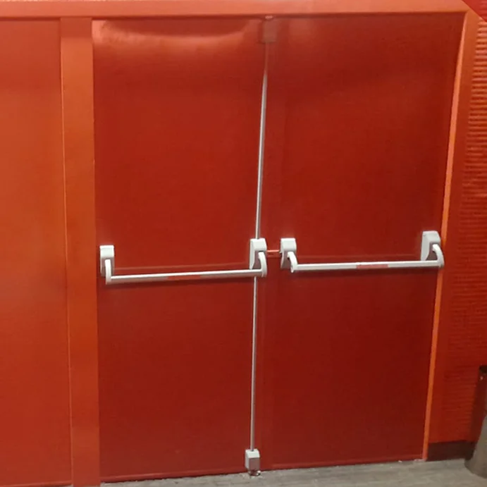 porta corta fogo em escolas