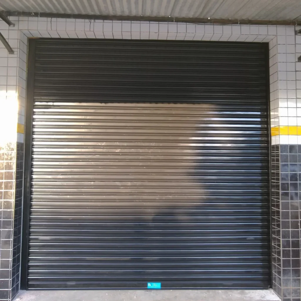 porta de enrolar comercial para loja