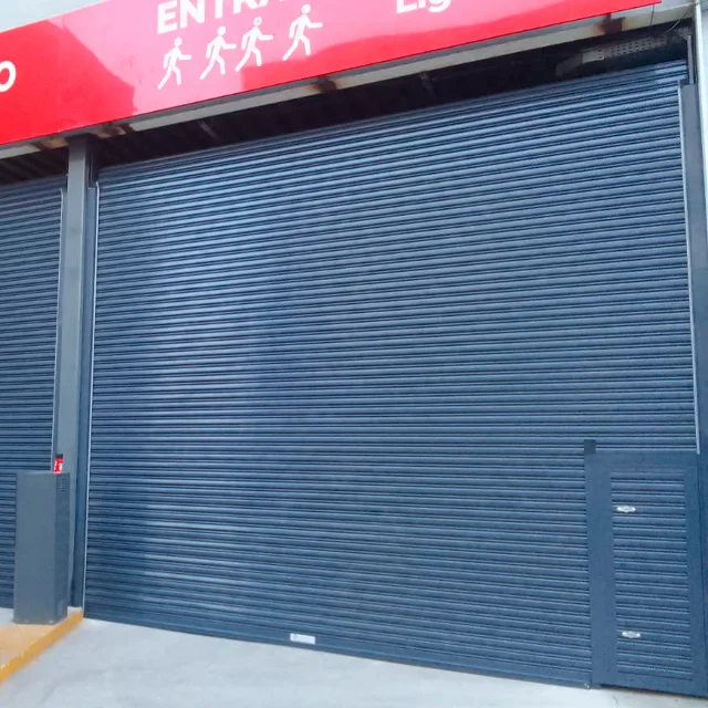porta de enrolar comercial acabamento